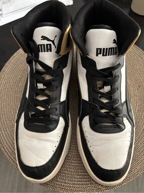 PUMA MENS SZ 1O 
BLUE & WHITE REBOUND 
BASKETBALL  LACE UP SNEAKERS RETRO DESIGN